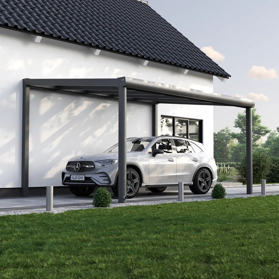 Alufuchs Carport Freistehend im Curved Design aus Aluminium in Anthrazit mit 2 Pfosten am Einfamilienhaus