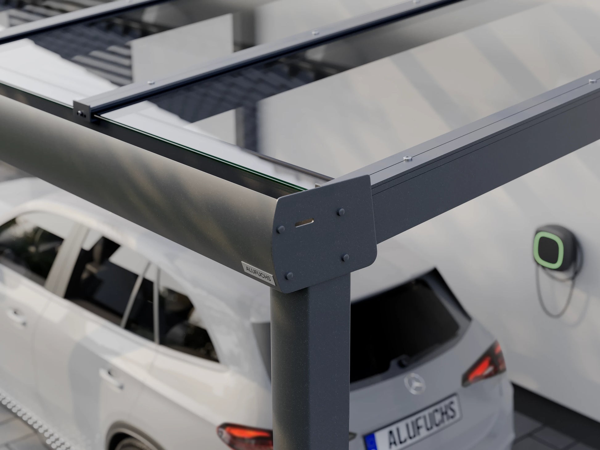 Seitenansicht der Regenrinnen-Seitenkappe eines Alufuchs Carports im Curved Design mit VSG Glas Klar