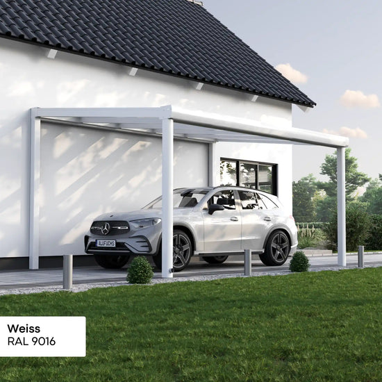Alufuchs Carport Freistehend im Curved Design aus Aluminium in Weiß mit 2 Pfosten am Einfamilienhaus