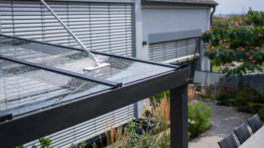 Wie reinigt man eine Terrassenüberdachung?