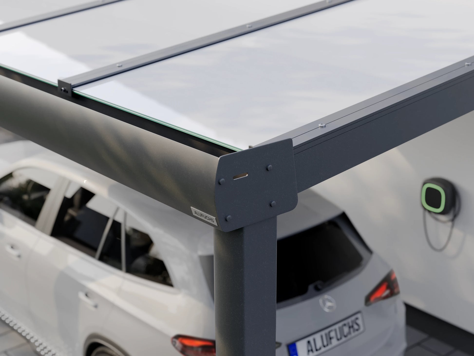 Seitenansicht der Regenrinnen-Seitenkappe eines Alufuchs Carports im Curved Design mit VSG Glas Opal