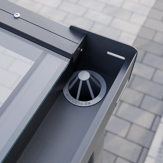 Blattfänger in der Regenrinne eines Alufuchs Carports mit VSG Glas Klar im Classic Design