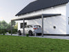 Alufuchs Carport Wandgebunden im Classic Design aus Aluminium in Anthrazit mit 3 Pfosten am Einfamilienhaus