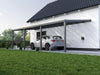 Alufuchs Carport Wandgebunden im Classic Design aus Aluminium in Anthrazit mit 4 Pfosten am Einfamilienhaus