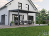 Alufuchs Terrassenüberdachung Freistehend im Curved Design aus Aluminium in Anthrazit mit 2 Pfosten am Einfamilienhaus