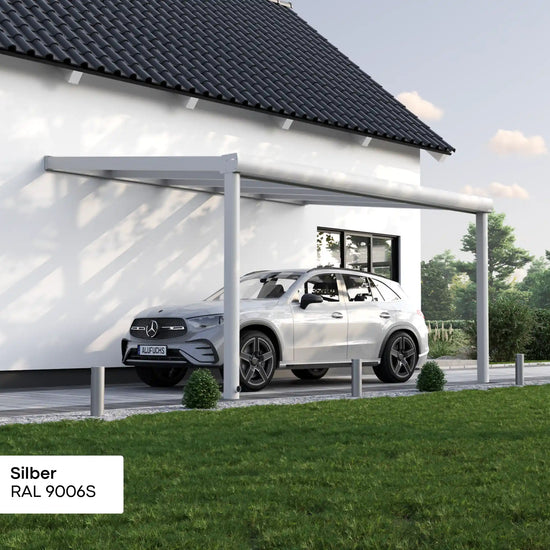 Alufuchs Carport Wandgebunden im Curved Design aus Aluminium in Silber mit 2 Pfosten am Einfamilienhaus